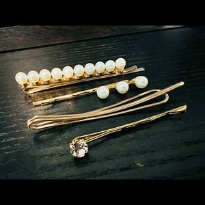 NEW! Pearl hair clip set